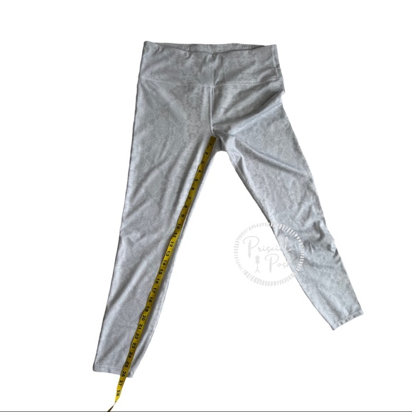 NWT Varley Crenshaw Legging Tight White Snake White Grey Python Animal Print - Picture 9 of 11